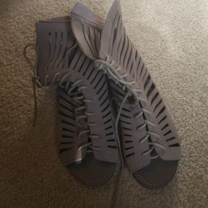 Steve madden size 7 sandals